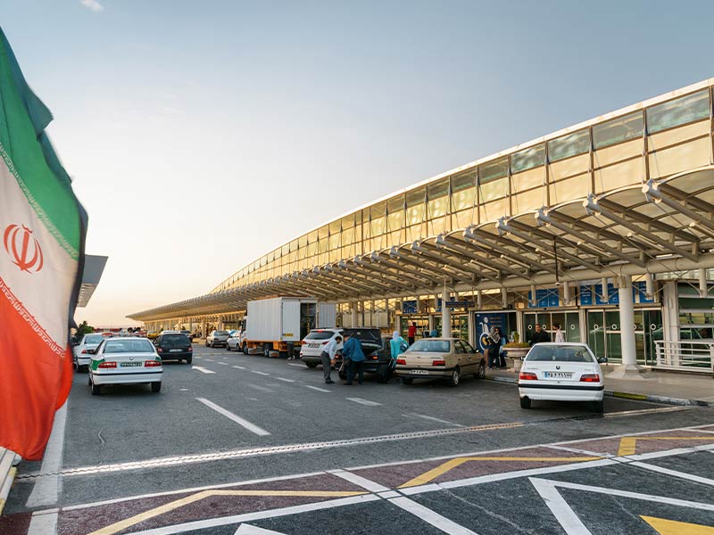 Imam airport subway or taxi; What is the best choice to reach Imam airport