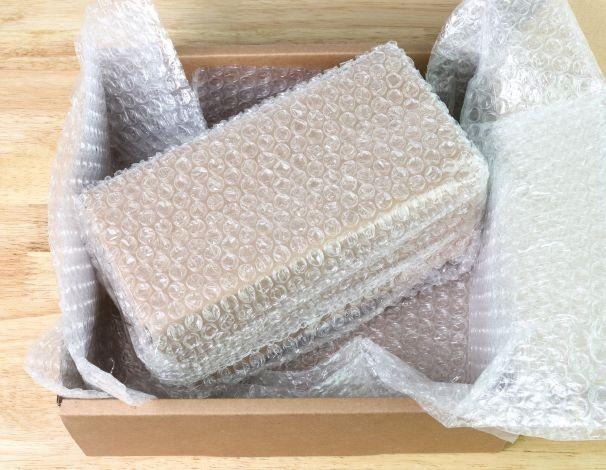 جعبه مقوایی پیچیده شده در پلاستیک حباب دار-electronic-pack